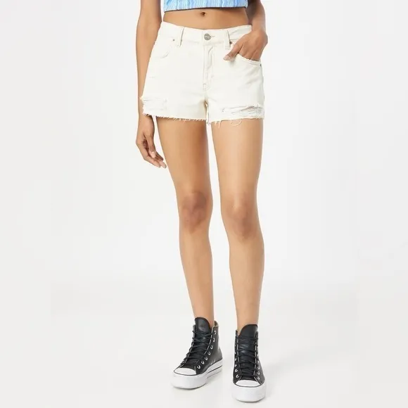 NWT Urban Outfitters Denim Shorts Size 31 Low Rise Harri Neutral Cream Color