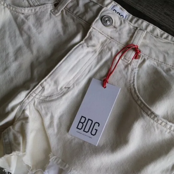 NWT Urban Outfitters Denim Shorts Size 31 Low Rise Harri Neutral Cream Color