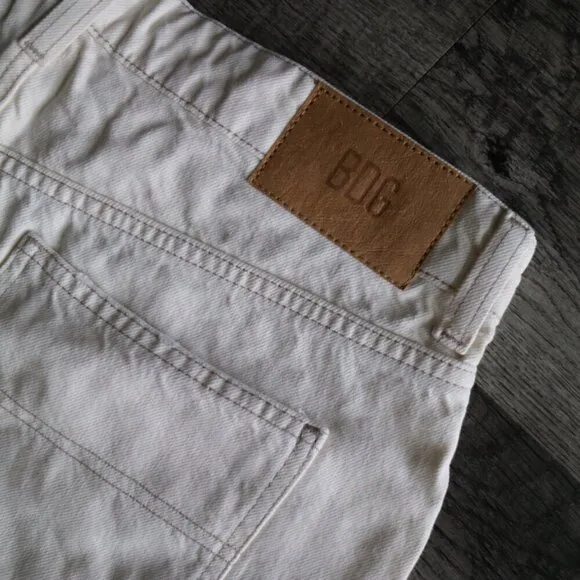 NWT Urban Outfitters Denim Shorts Size 31 Low Rise Harri Neutral Cream Color