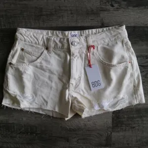 NWT Urban Outfitters Denim Shorts Size 31 Low Rise Harri Neutral Cream Color