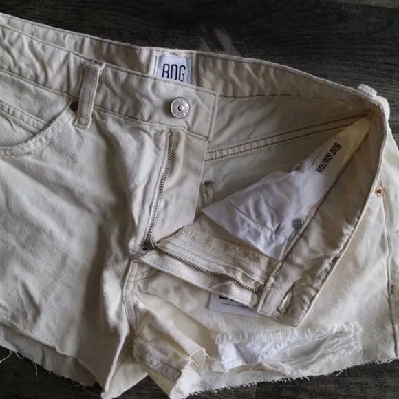 NWT Urban Outfitters Denim Shorts Size 31 Low Rise Harri Neutral Cream Color
