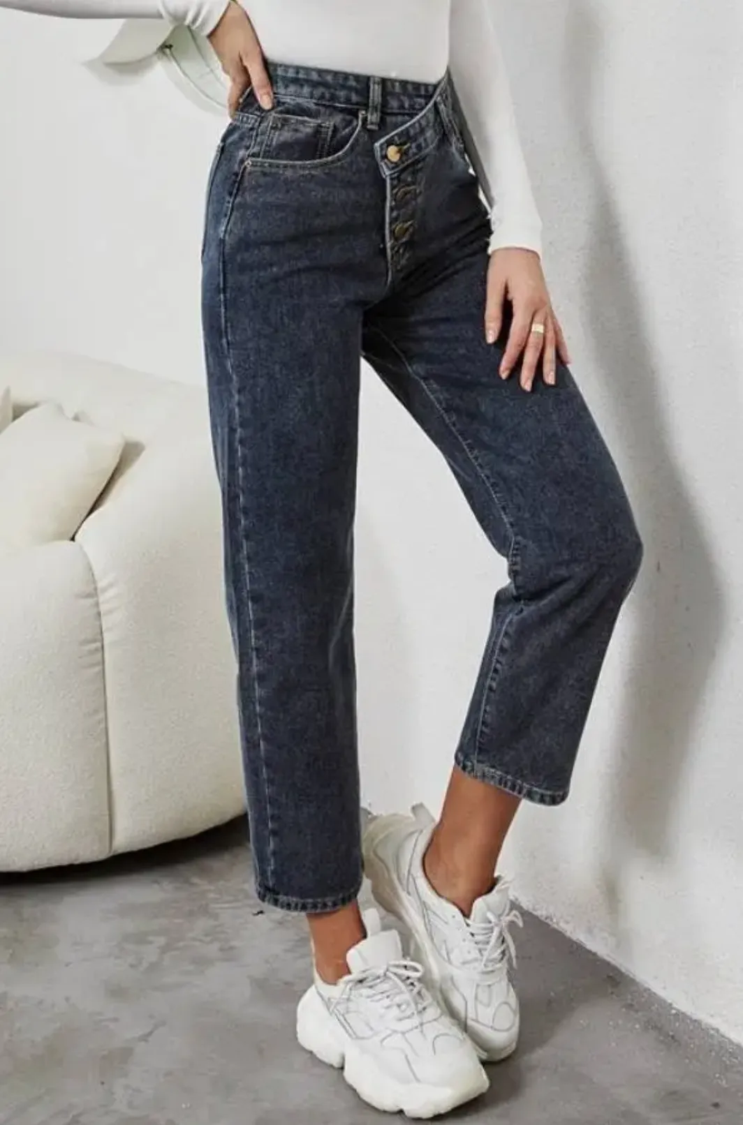 OUT OF THE BLUE JEANS