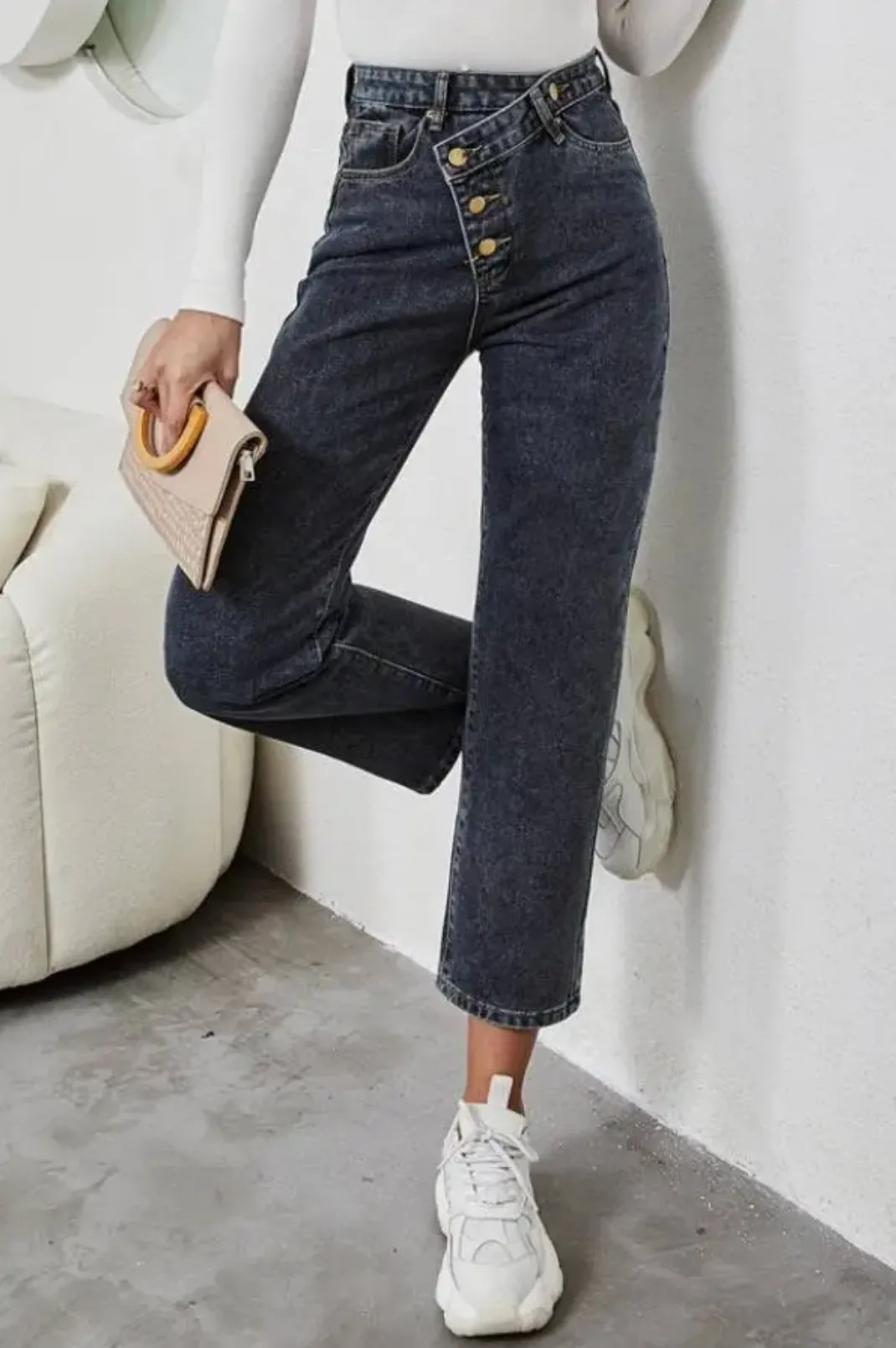 OUT OF THE BLUE JEANS