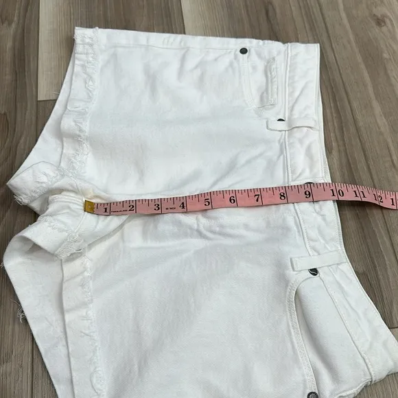 Paige Jimmy Jimmy short white denim shorts size 28