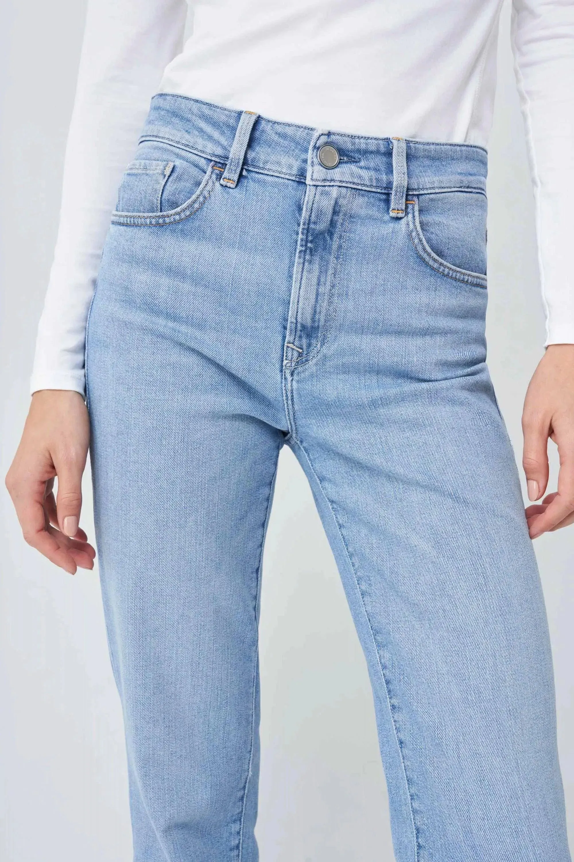 Pantalón Vaquero True Cropped Slim Claro