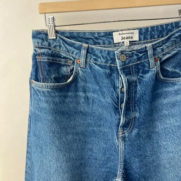 Reformation Cynthia stretch Highrise straight jeans , medium blue, Size 30 L52