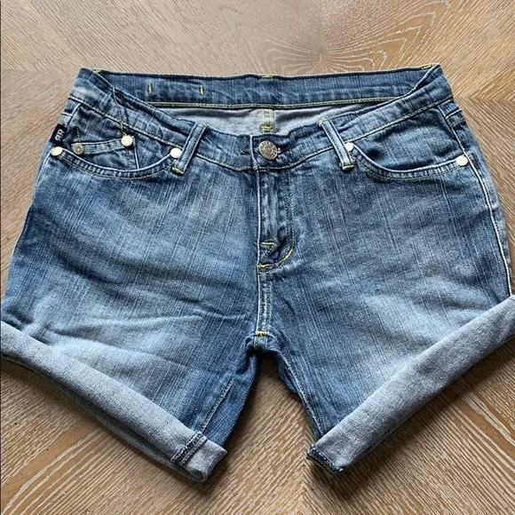 ROCK &amp; REPUBLIC Original Cut Off Denim Shorts 28