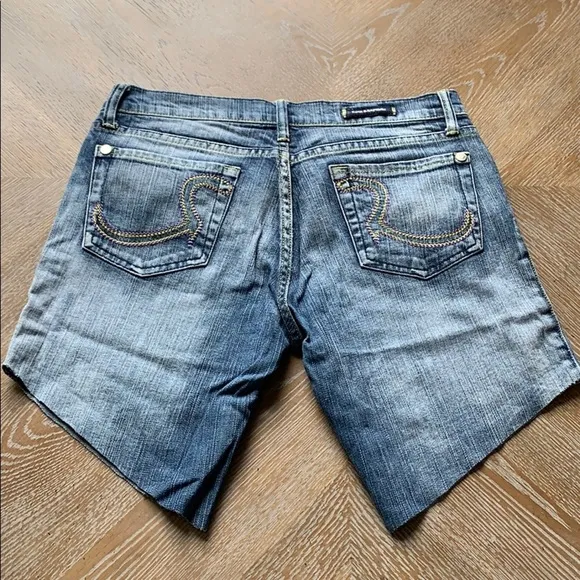 ROCK &amp; REPUBLIC Original Cut Off Denim Shorts 28