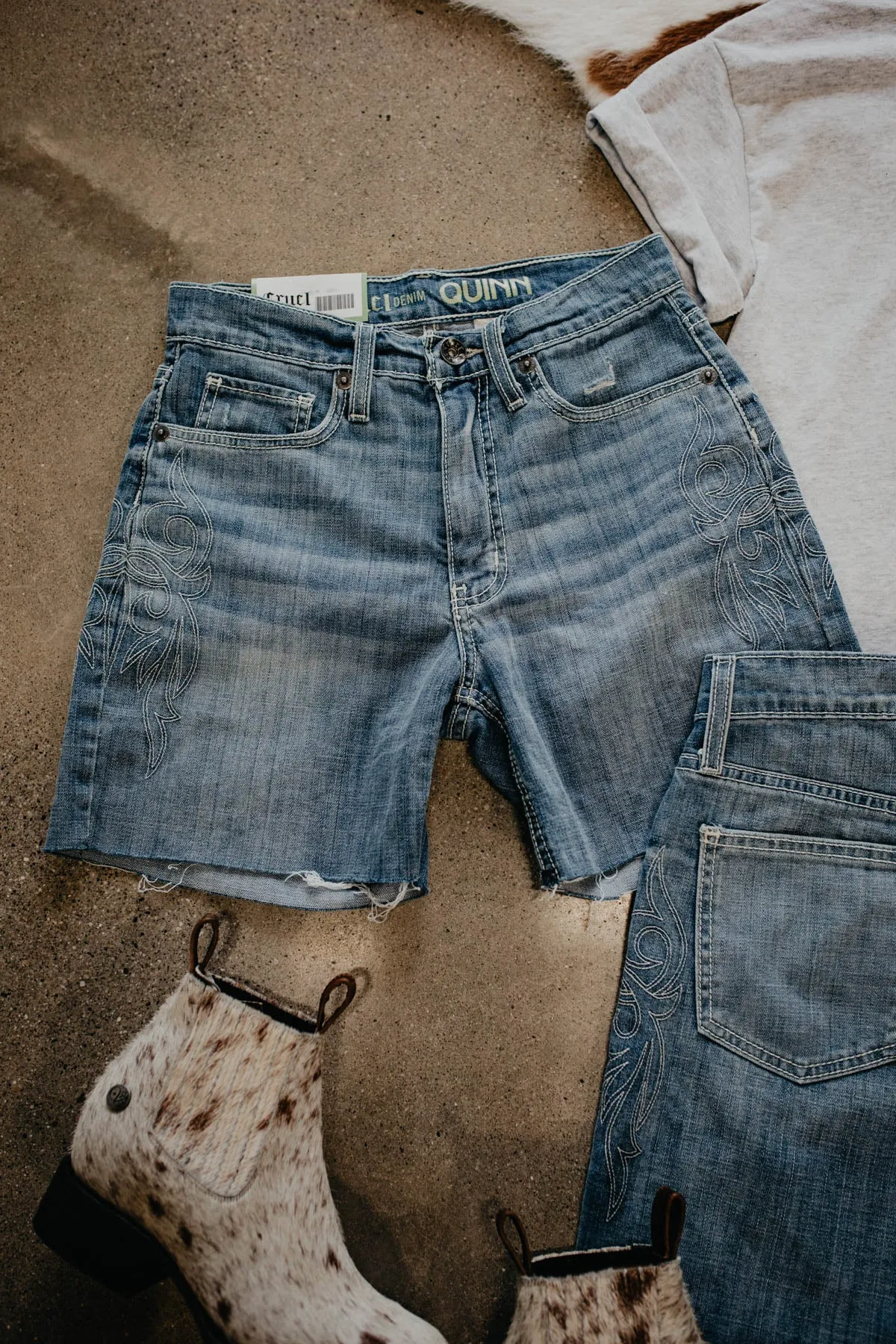 'Sophia' Light Stonewash Shorts with Boot Stitch Embroidery (25-32)