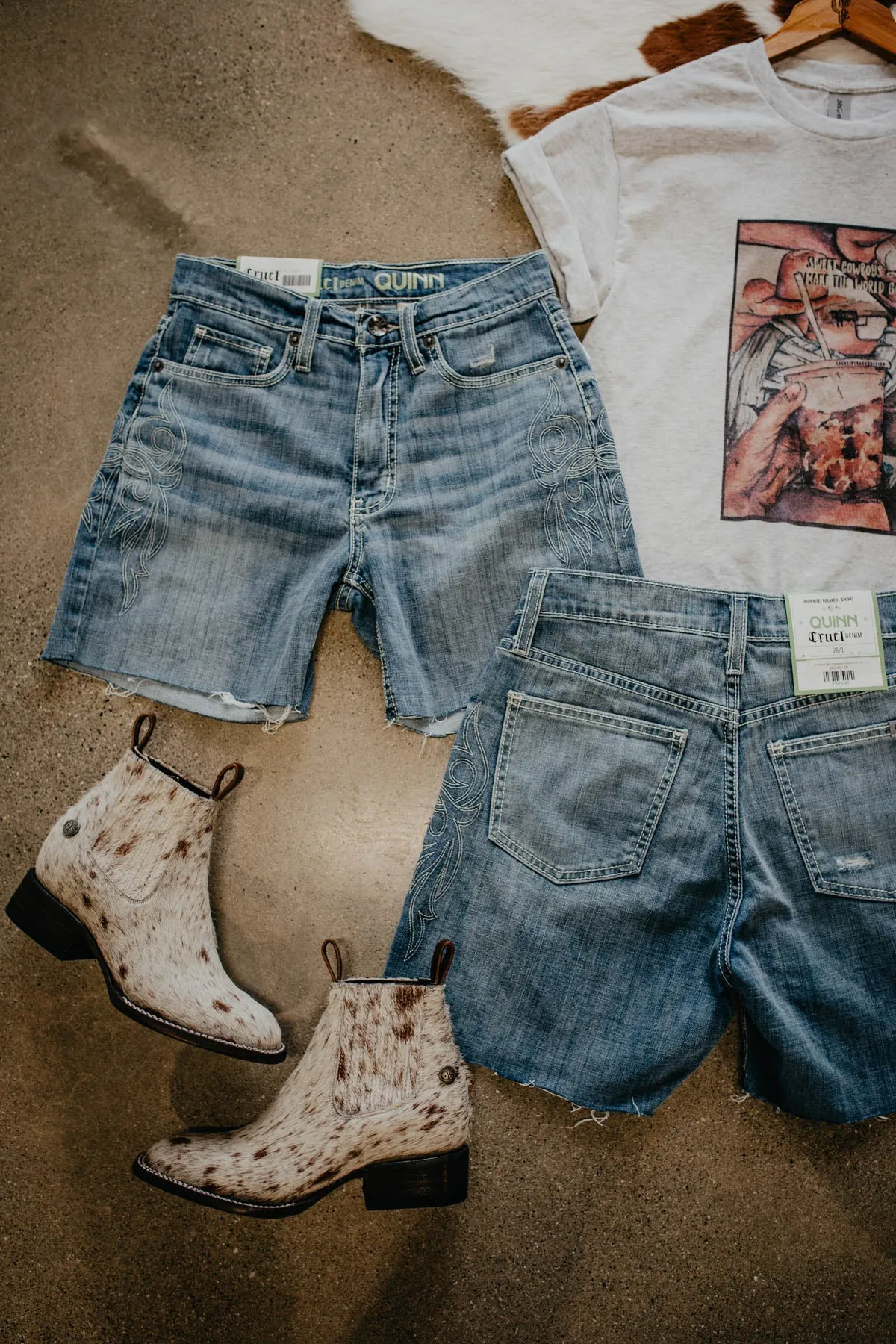 'Sophia' Light Stonewash Shorts with Boot Stitch Embroidery (25-32)