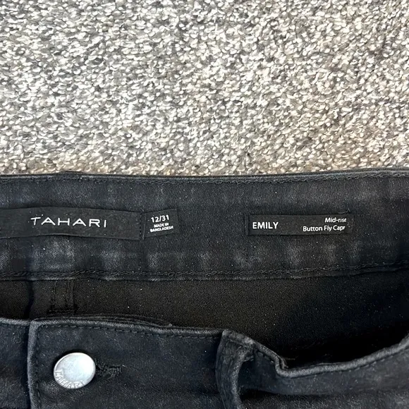 Tahari Emily Mid-Rise Button Fly Capri Black‎ Straight Leg Denim Designer Jeans